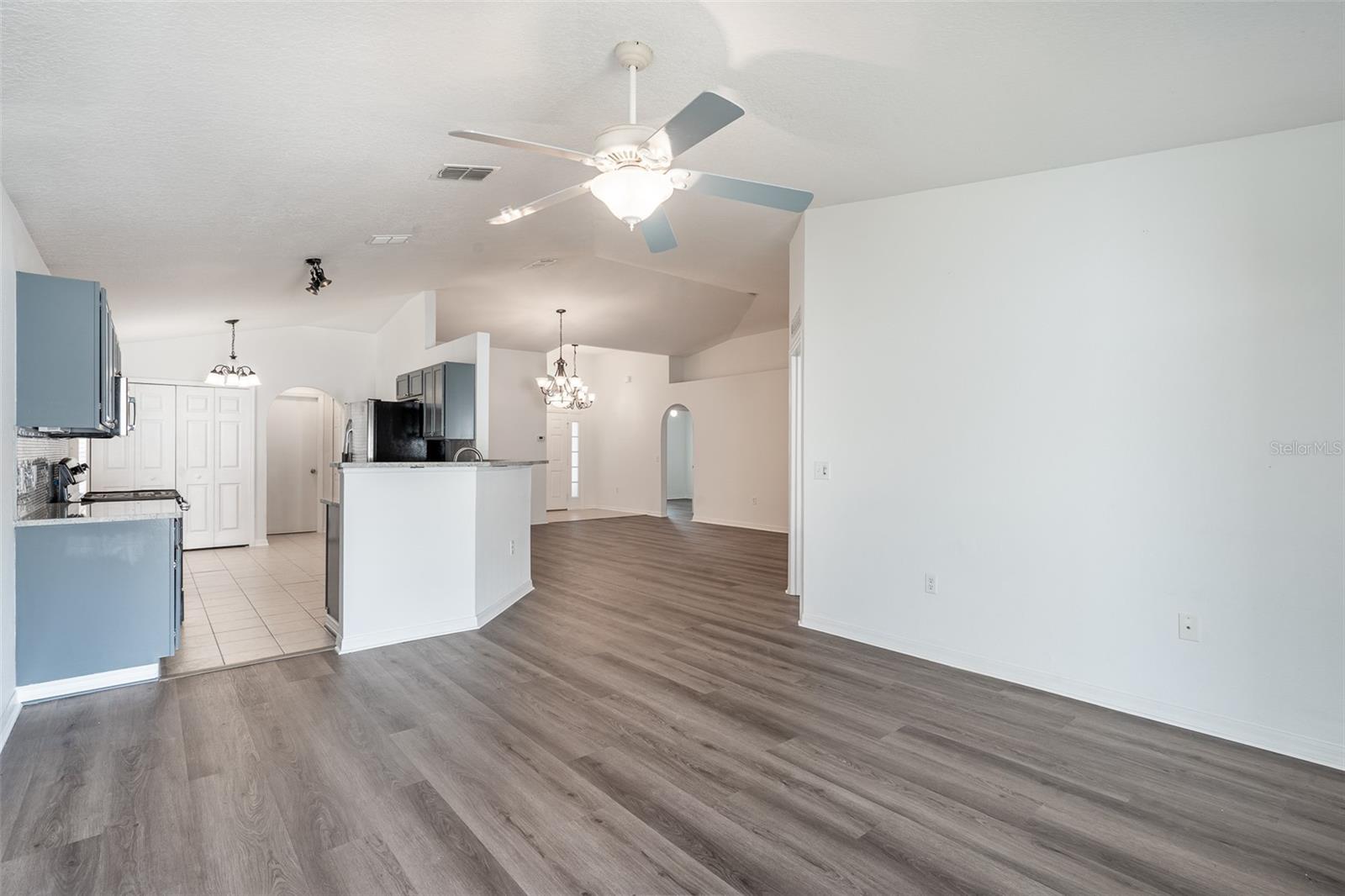 OVERLOOK/LK GRIFFIN - Residential