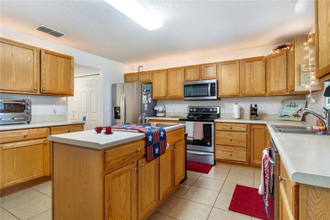 Tiny photo for 2927 SE 46th Avenue, Ocala, FL 34480 (MLS # OM726065)