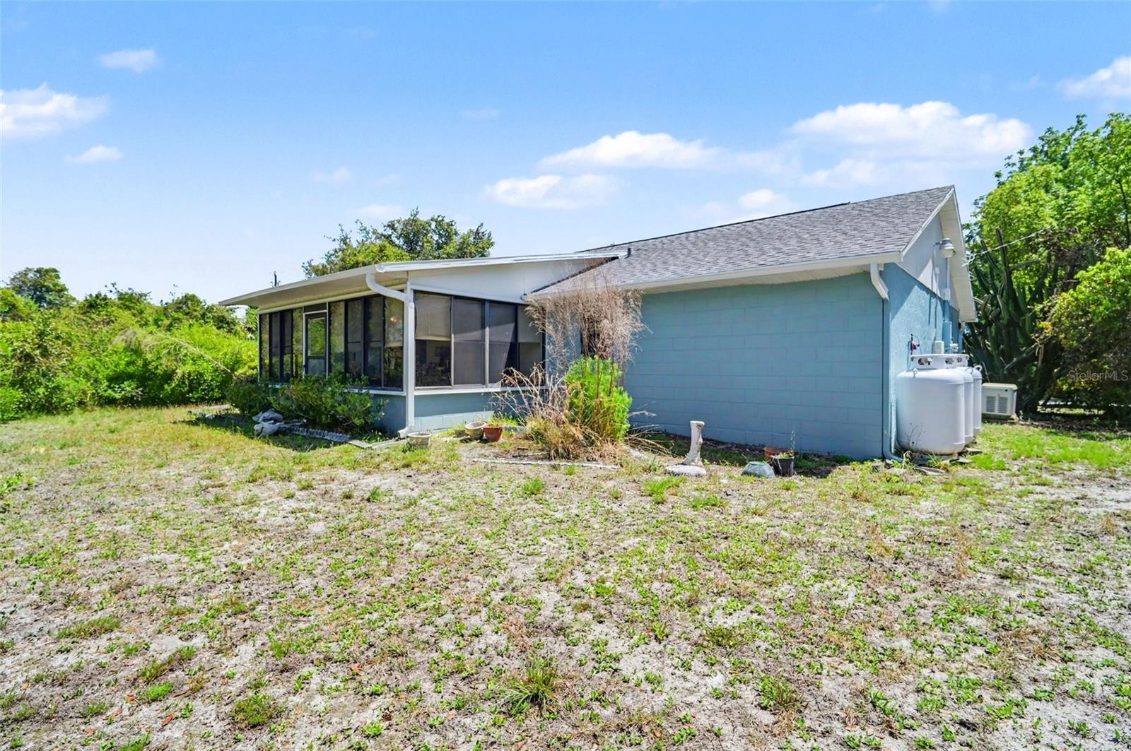 DELTONA - Residential