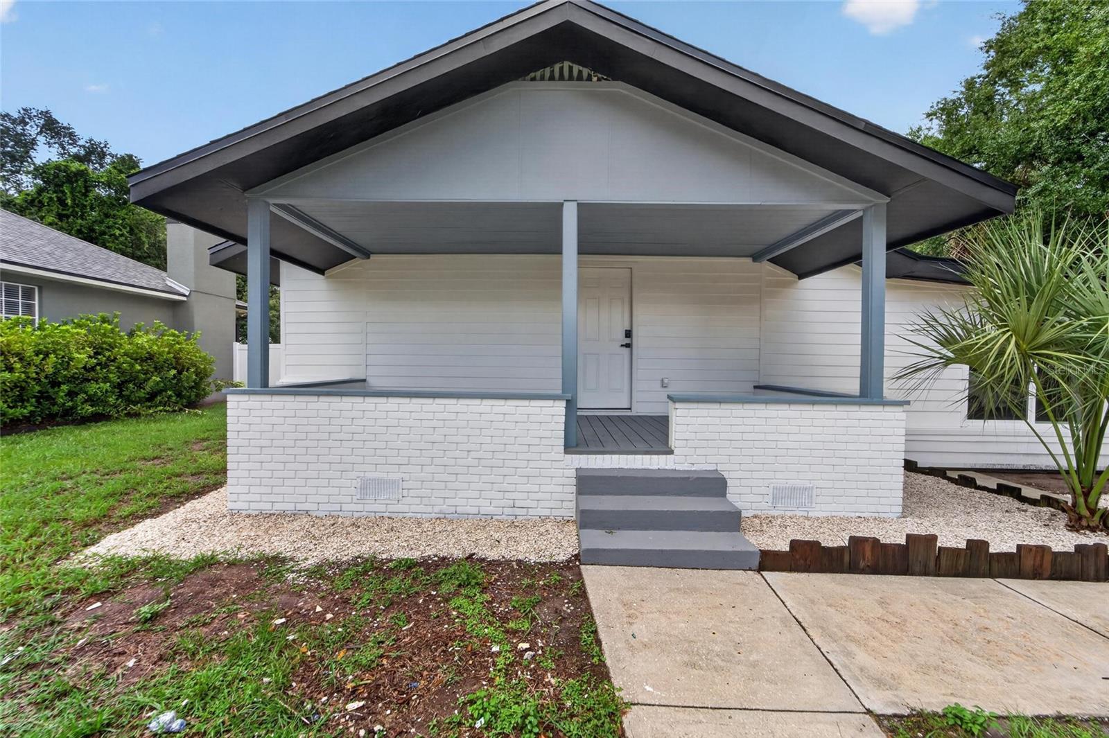 8809 DYER ROAD
