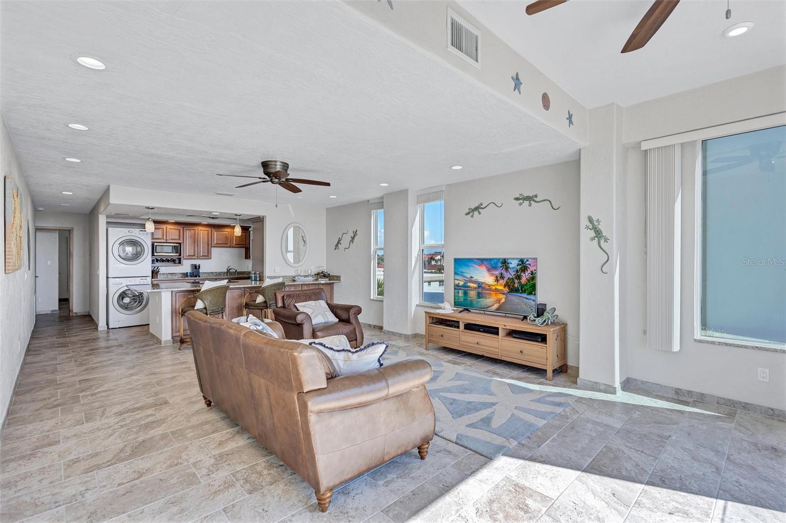 HORIZONS WEST - Residential