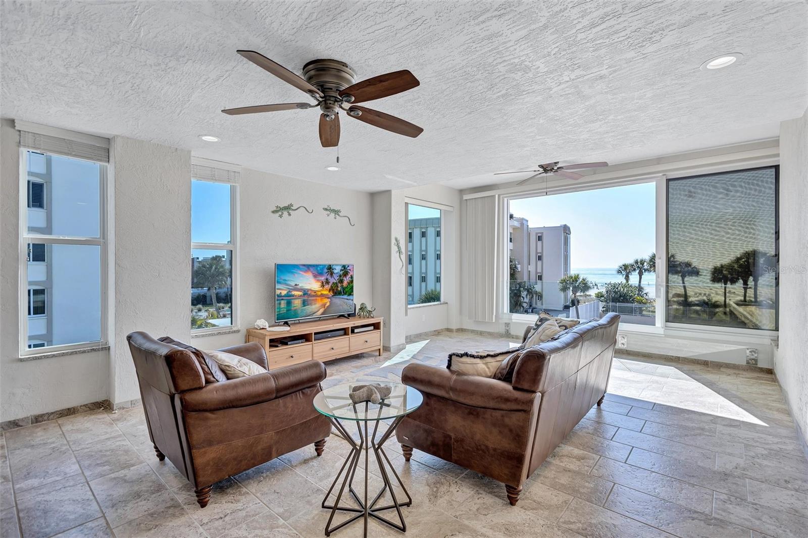 HORIZONS WEST - Residential