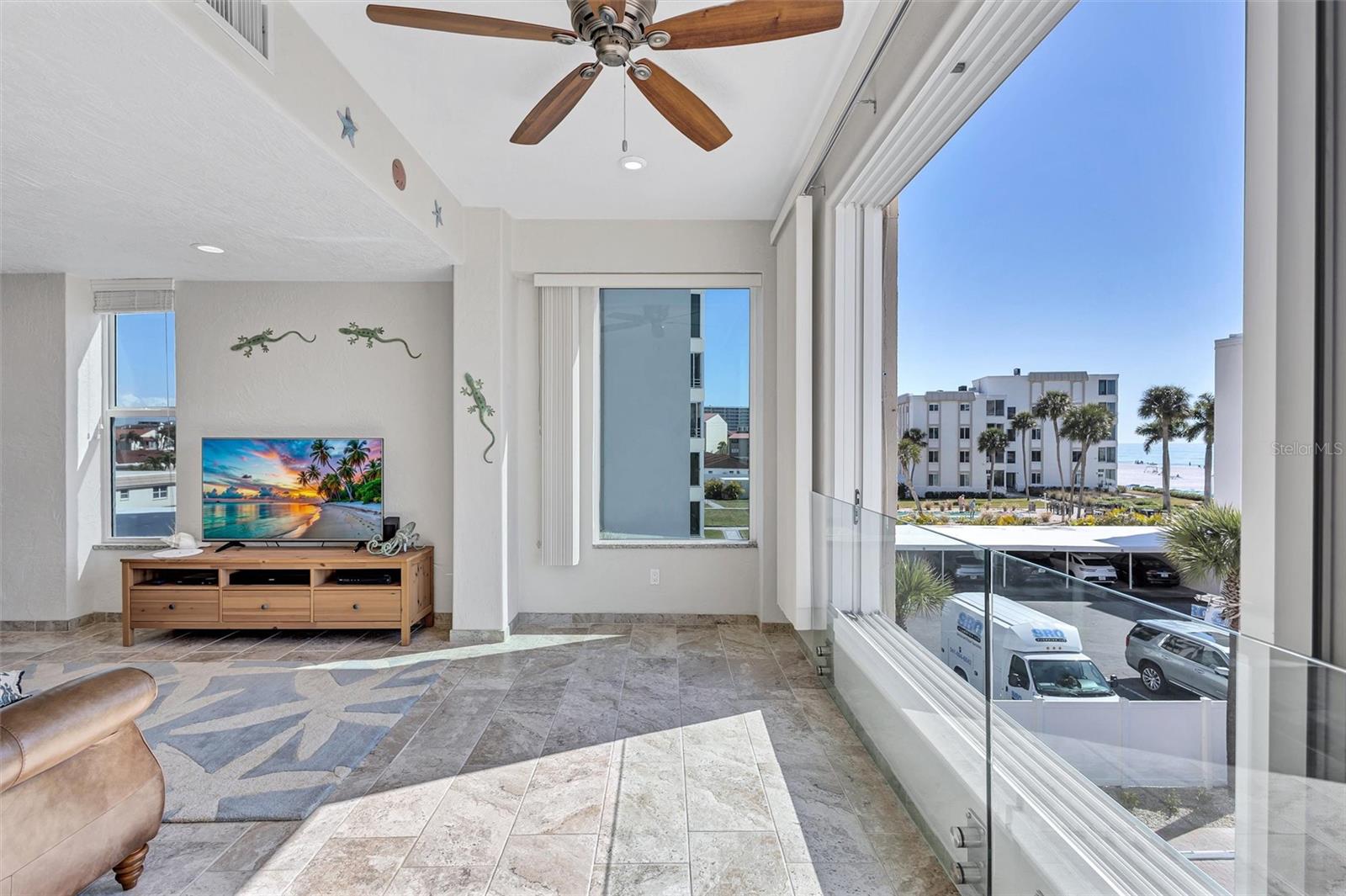 HORIZONS WEST - Residential