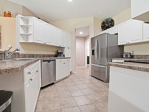 Tiny photo for 5408 Admiral Way #11-202, Oxford, FL 34484 (MLS # G5117090)