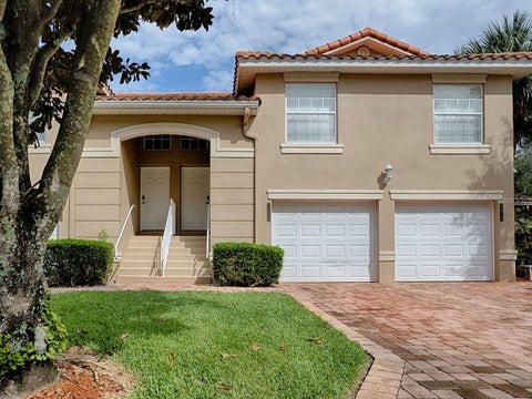 Photo of 5408 Admiral Way #11-202, Oxford, FL 34484 (MLS # G5117090)