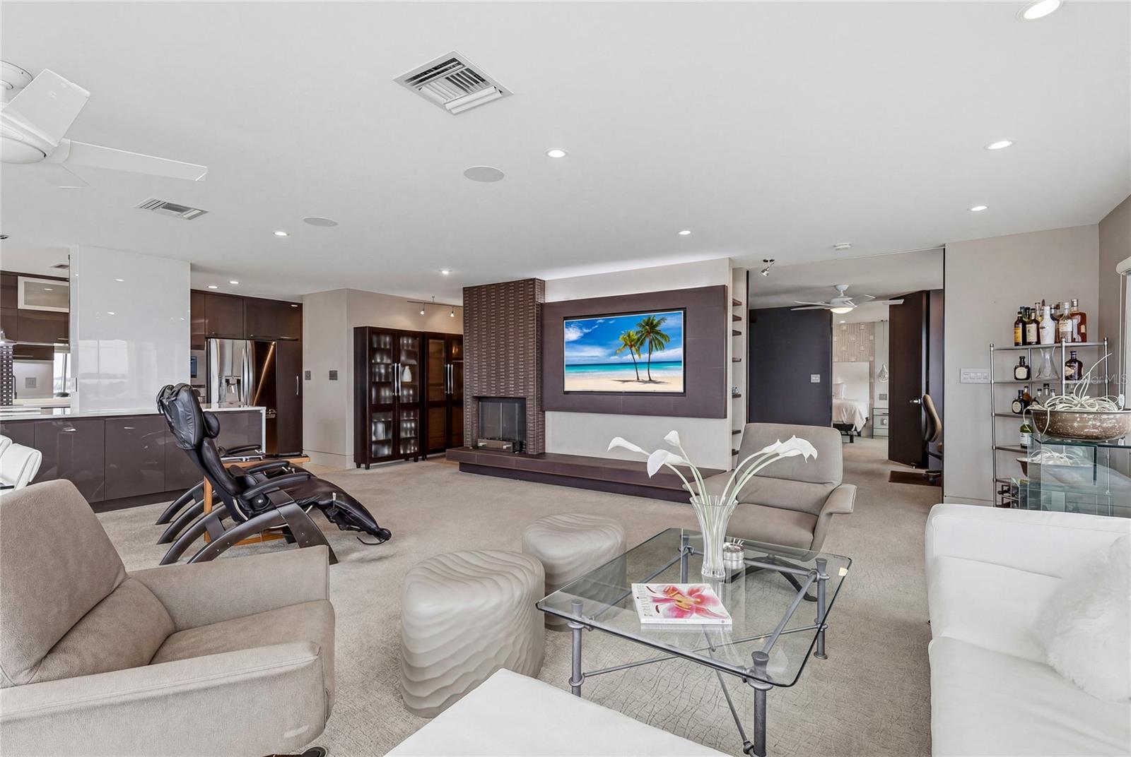 BAY POINT APTS - Residential