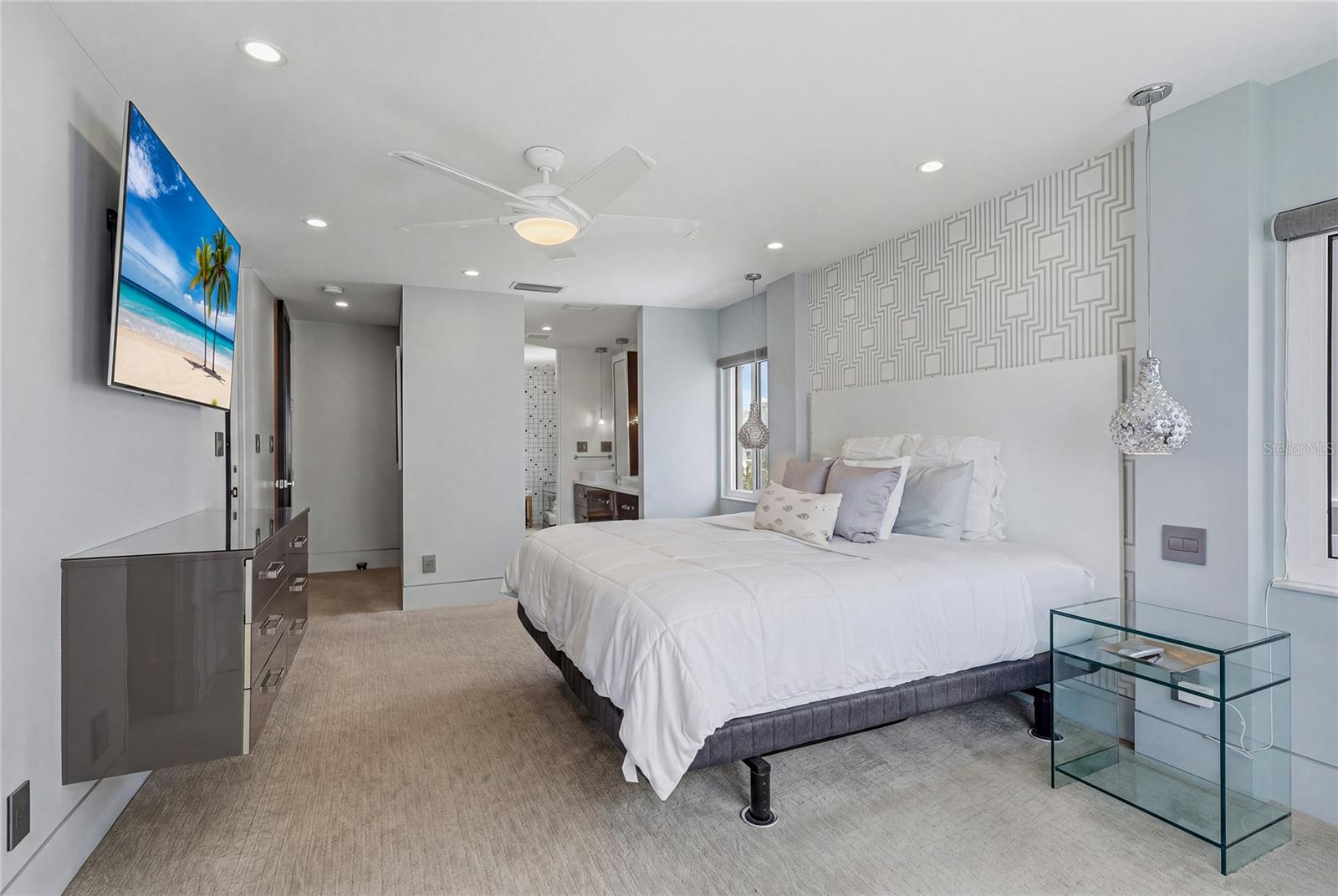 BAY POINT APTS - Residential