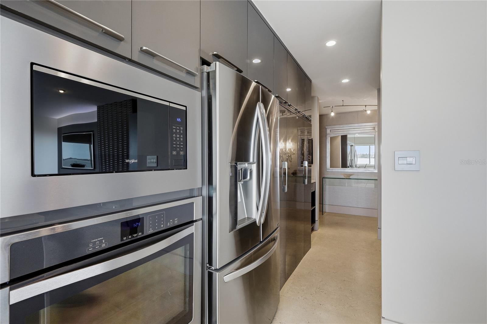 BAY POINT APTS - Residential