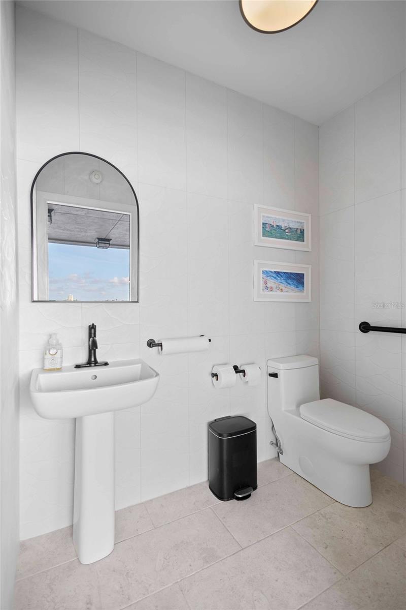 BAY POINT APTS - Residential