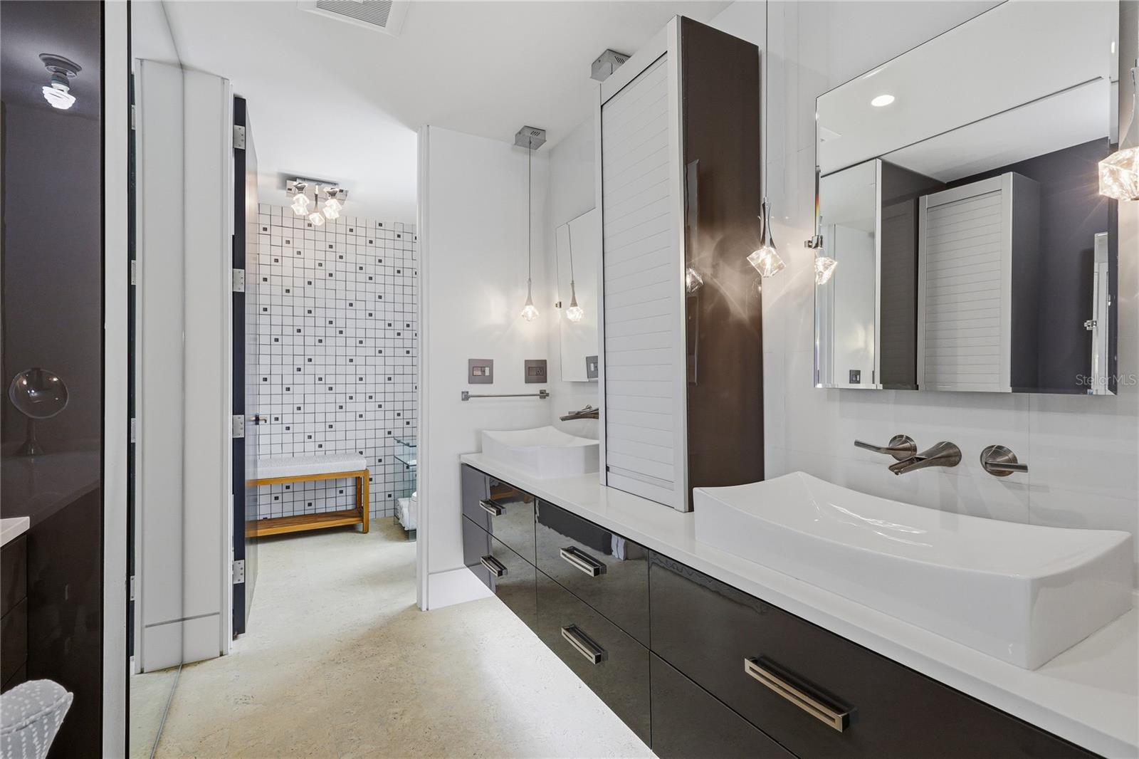 BAY POINT APTS - Residential