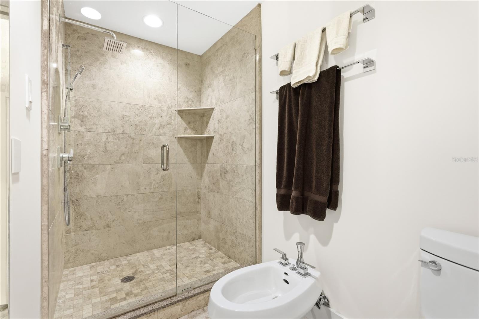 PIERRE - Residential