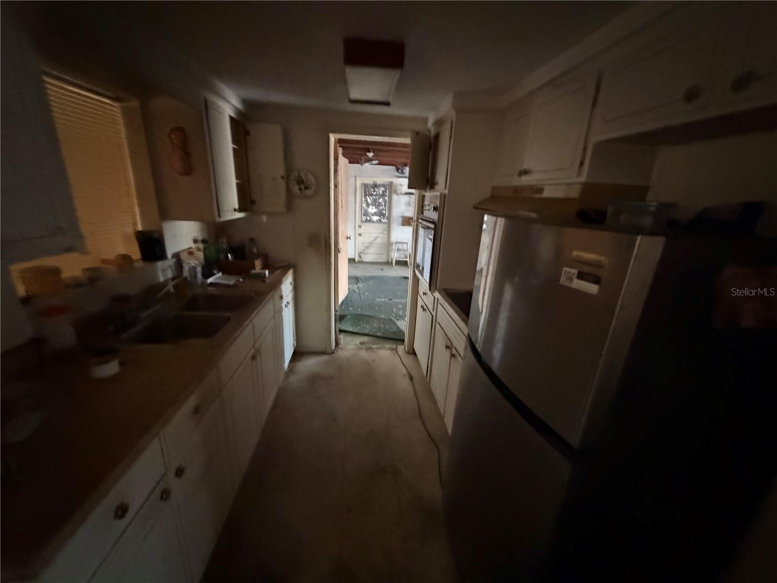 COLONIAL HILLS - Residential