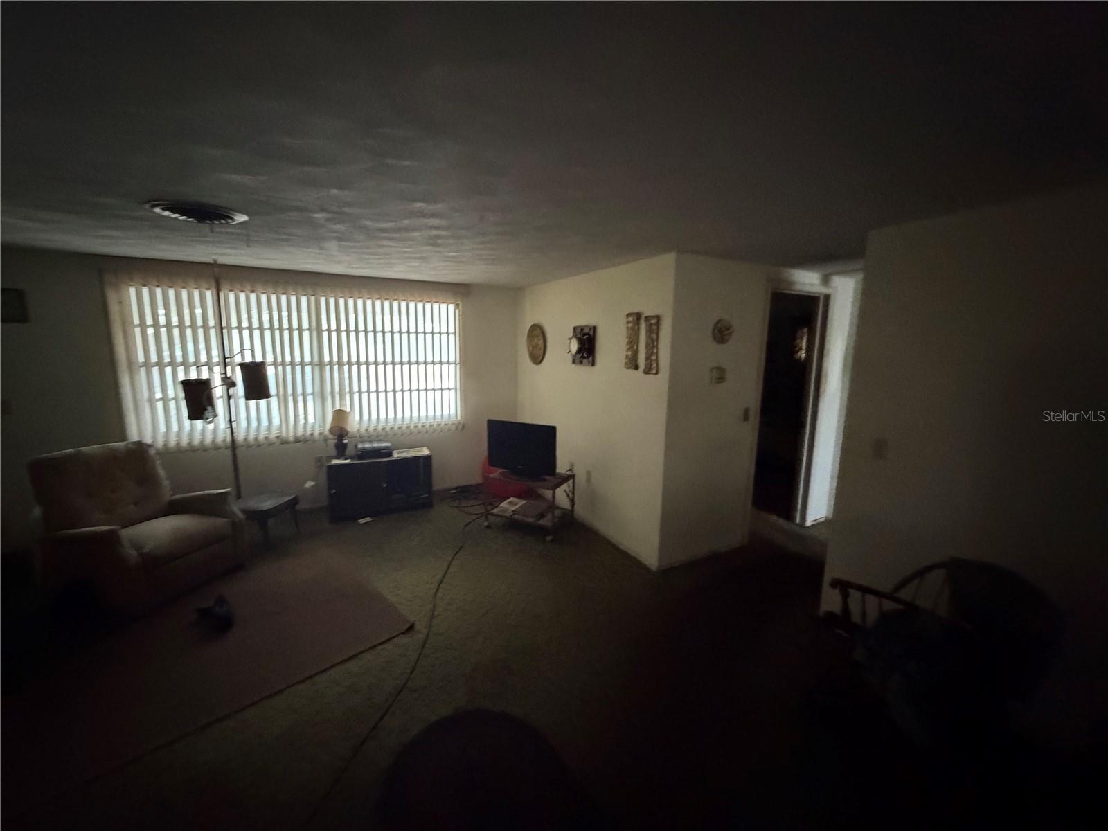 COLONIAL HILLS - Residential