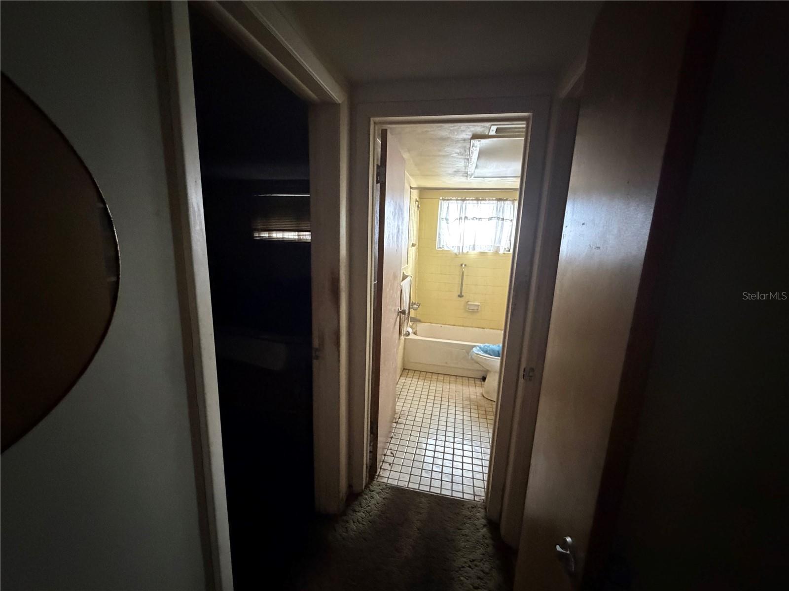 COLONIAL HILLS - Residential