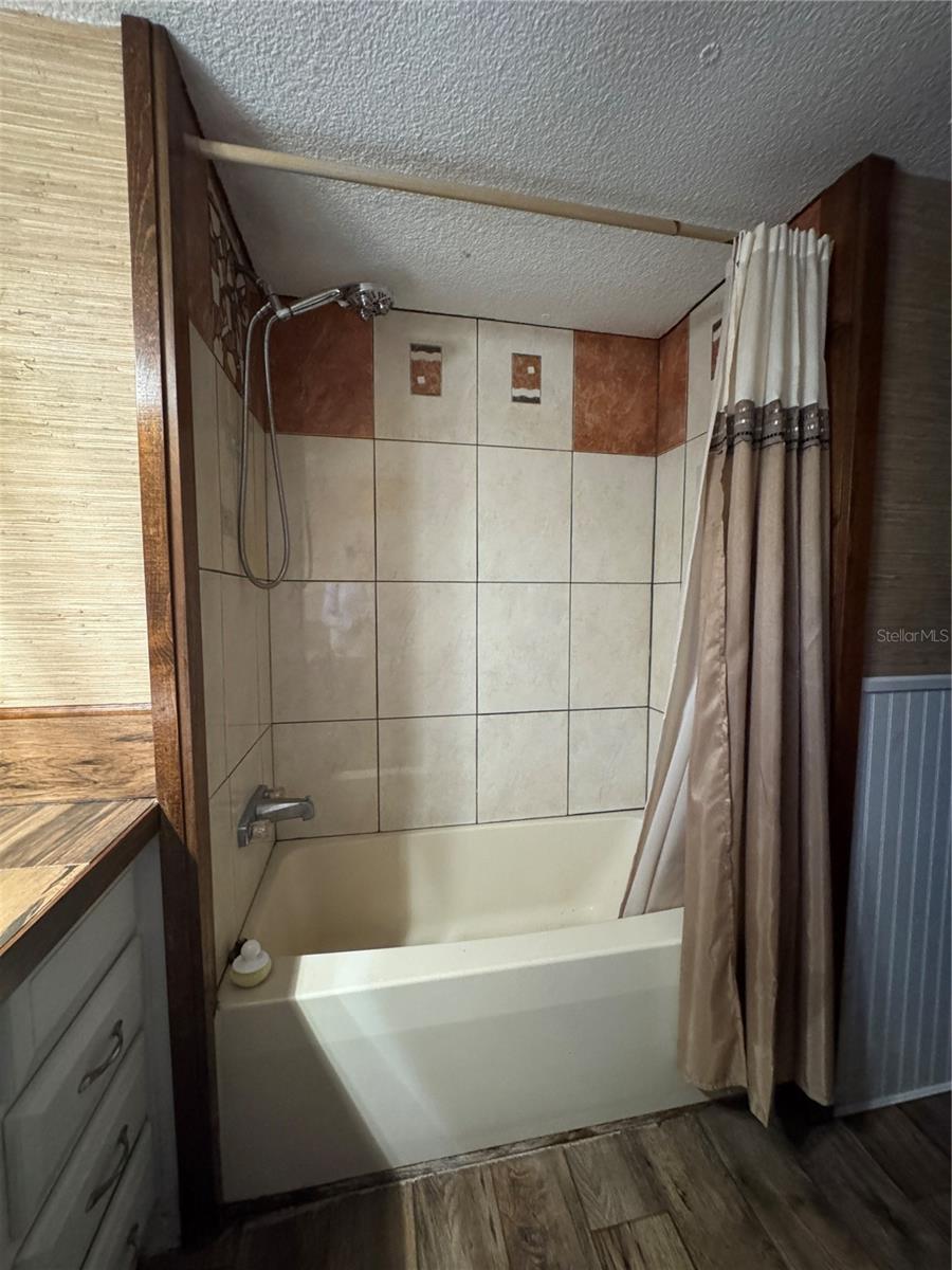 APACHE SHORES - Residential