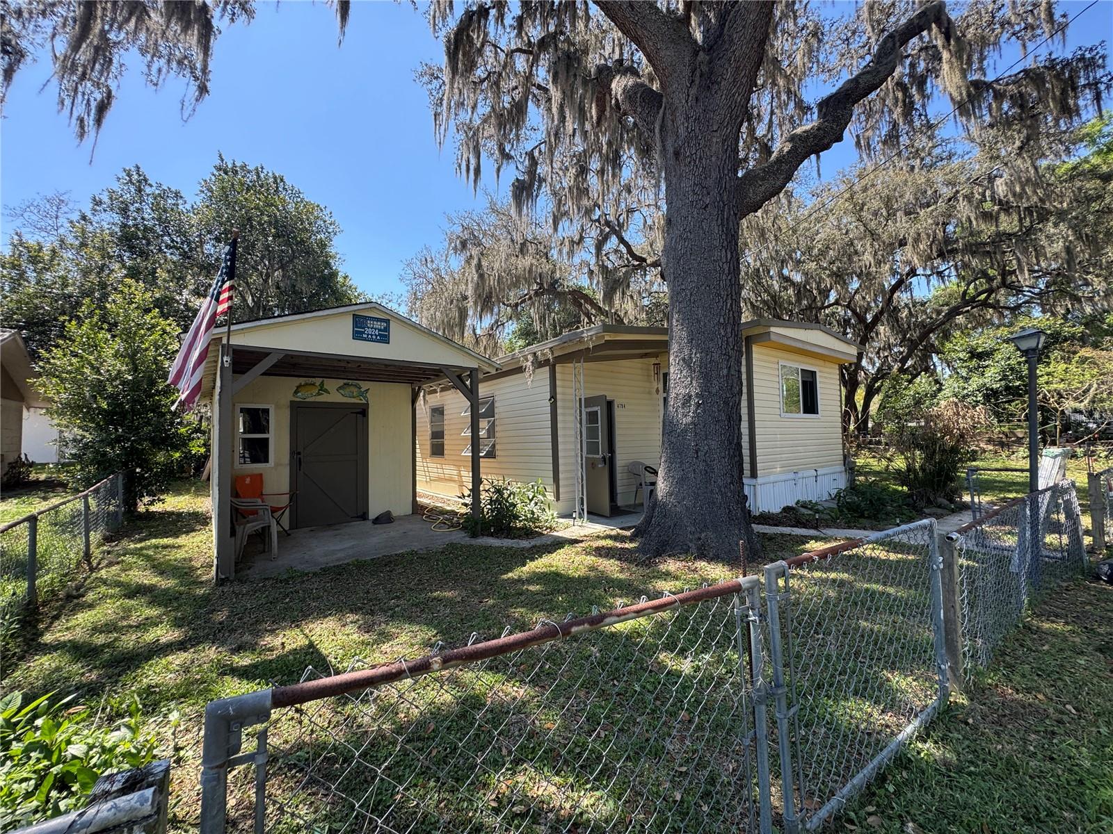 APACHE SHORES - Residential