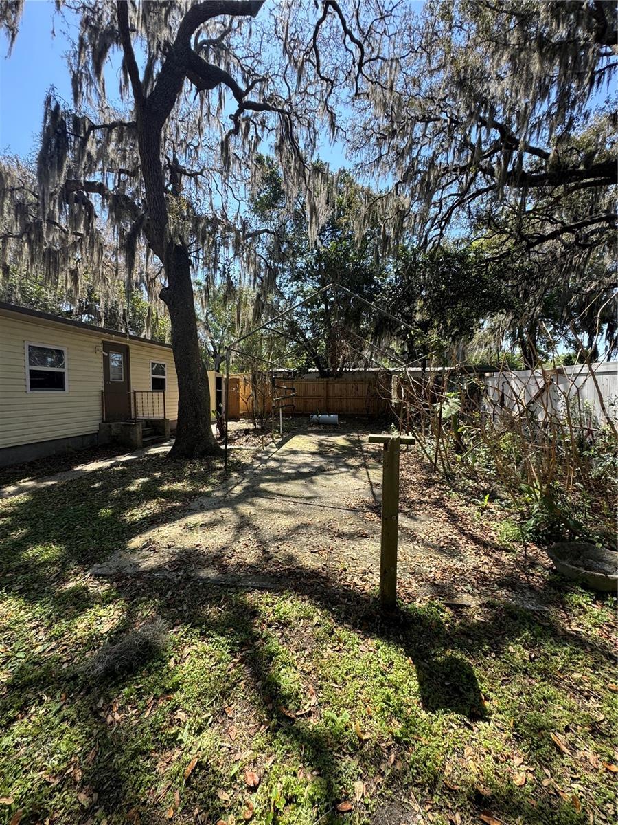 APACHE SHORES - Residential