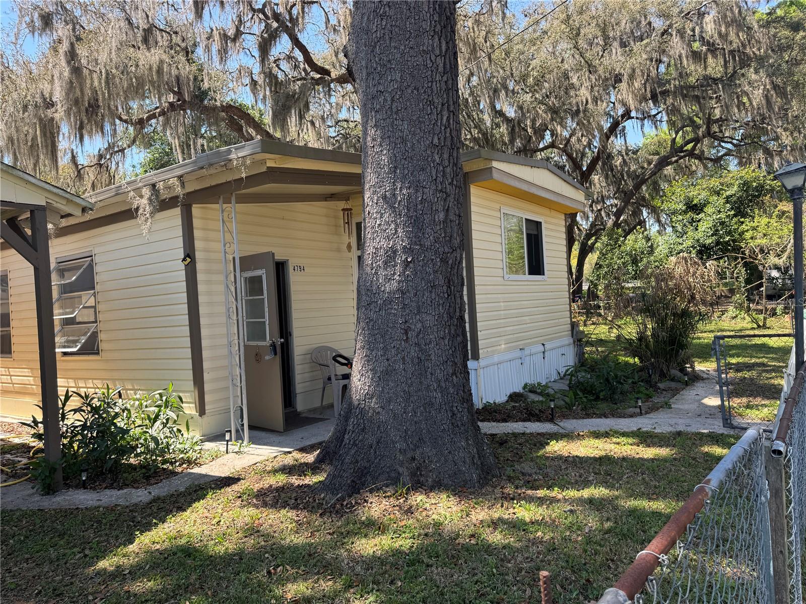 APACHE SHORES - Residential