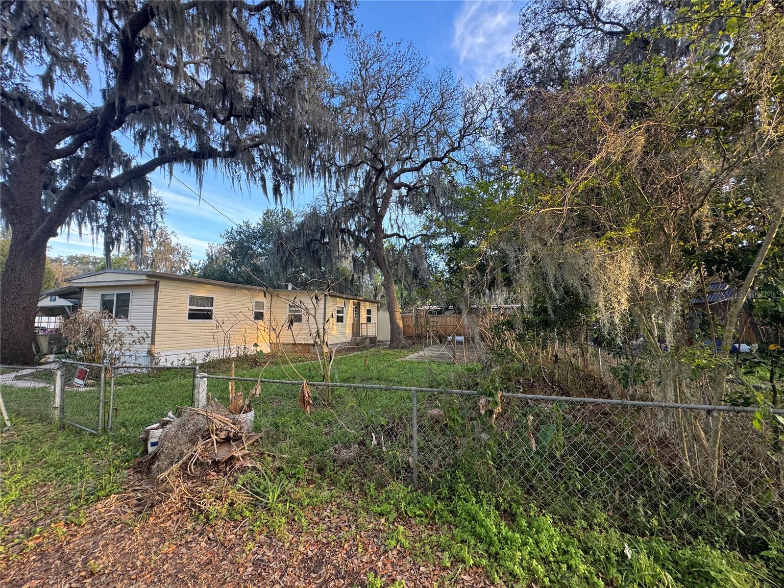 APACHE SHORES - Residential