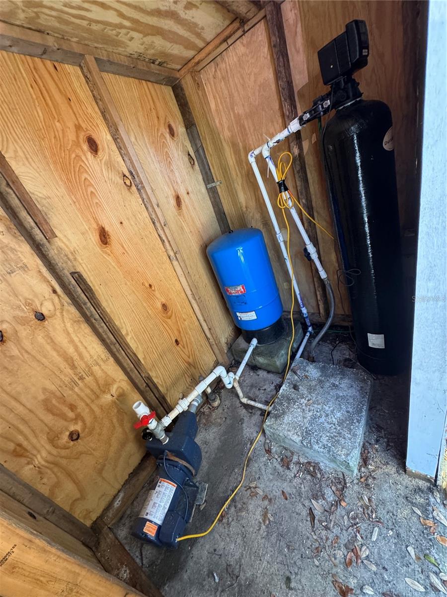 APACHE SHORES - Residential