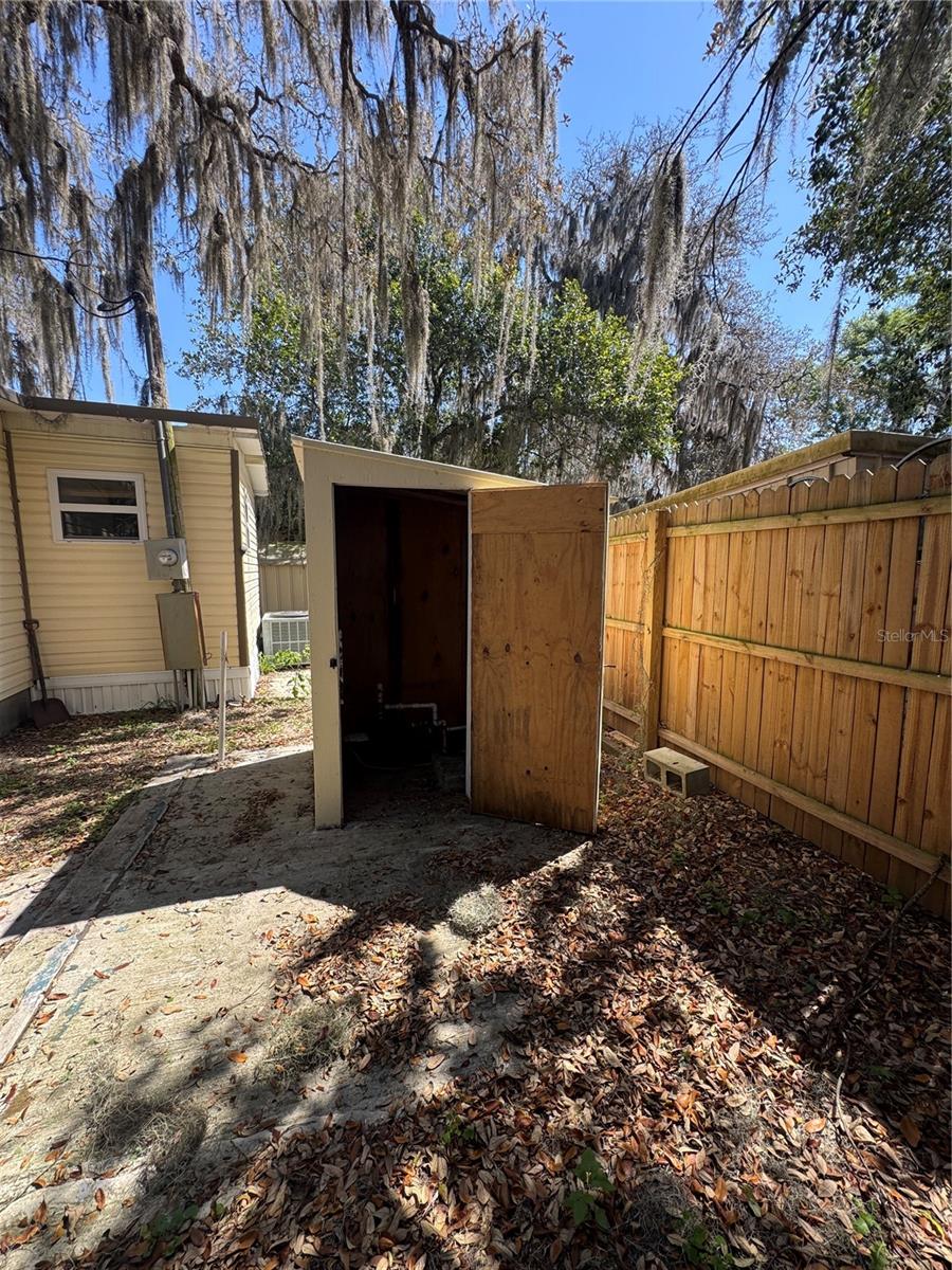 APACHE SHORES - Residential