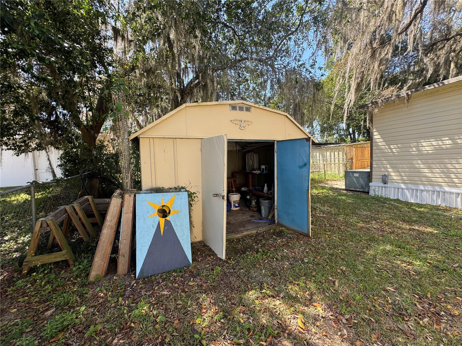 APACHE SHORES - Residential