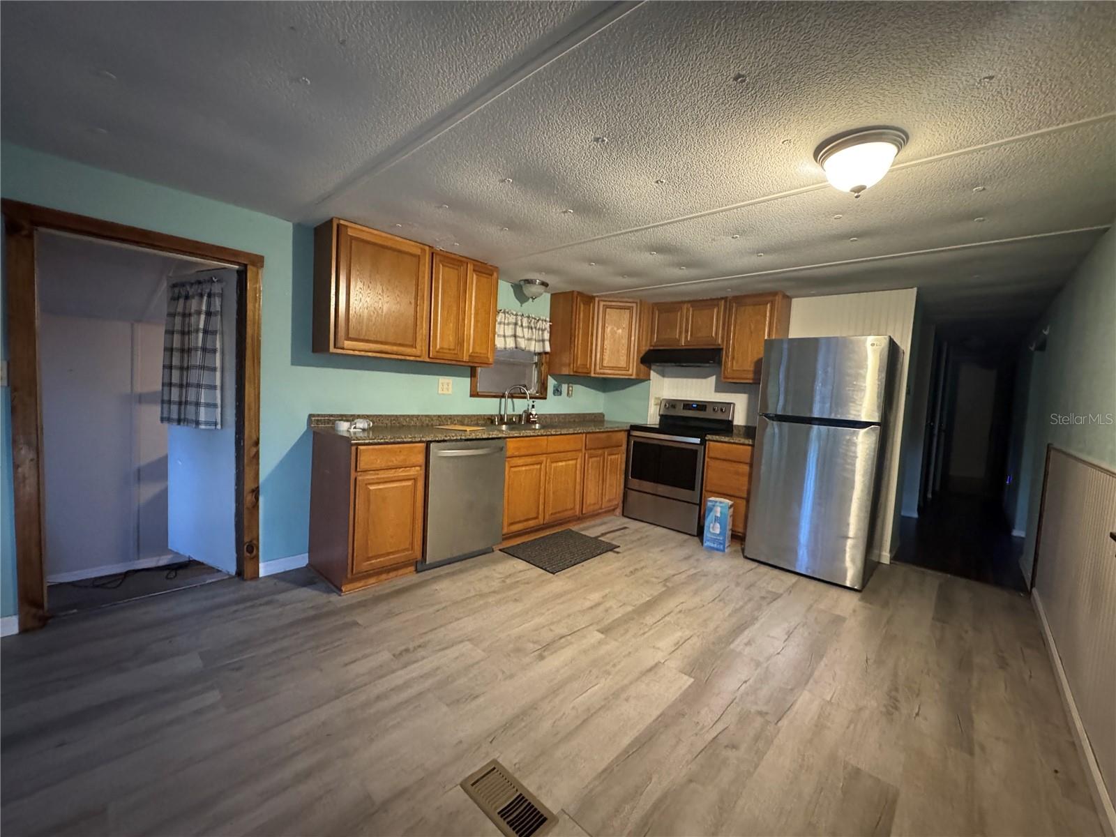 APACHE SHORES - Residential