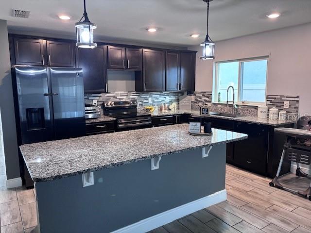 3073 LAKES CREST AVENUE