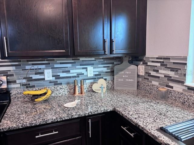 3073 LAKES CREST AVENUE