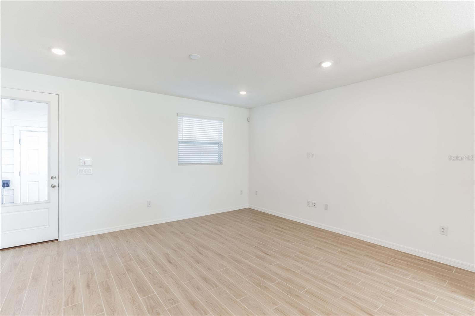 WESLYN PARK - Residential