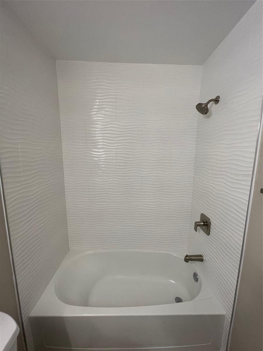 LAKESHORE CHARLOTTE COUNTY PH 04 - Residential Lease