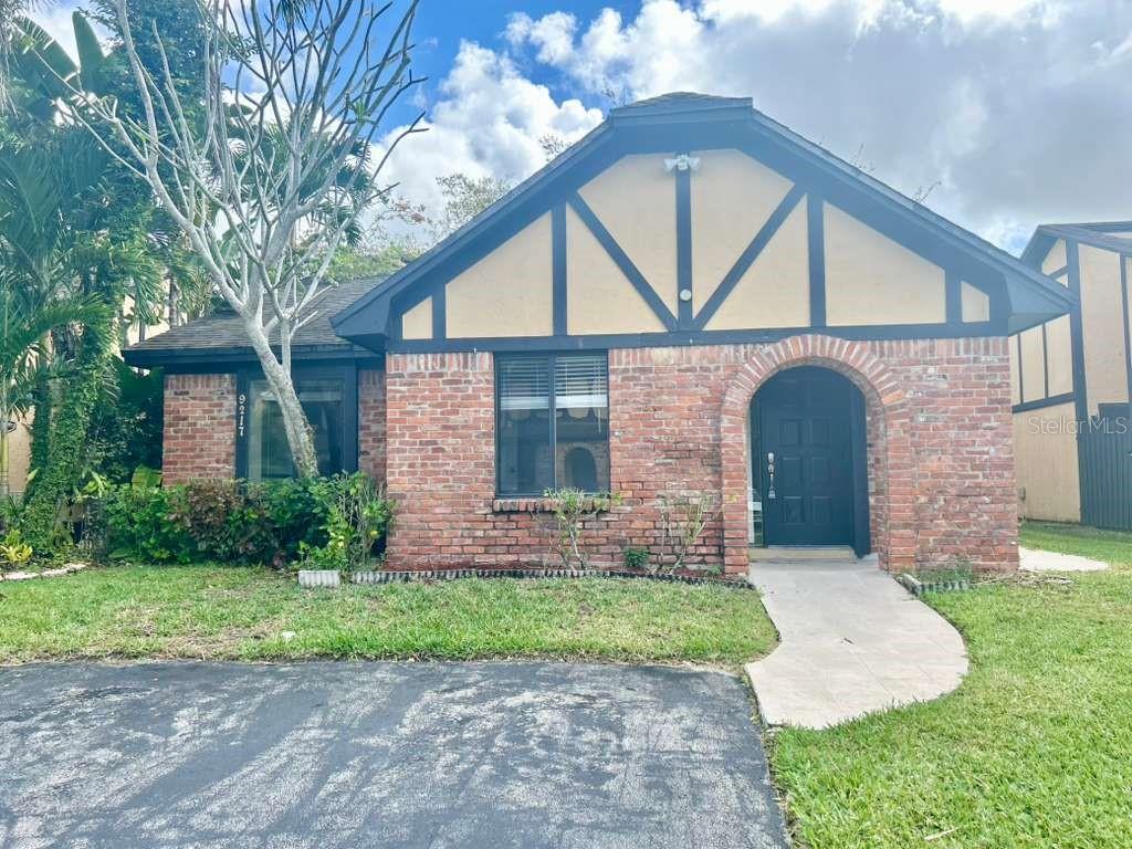 SPRINGTREE LAKES 79-12 B - Residential