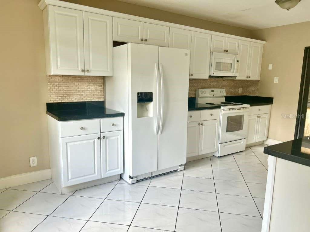 SPRINGTREE LAKES 79-12 B - Residential