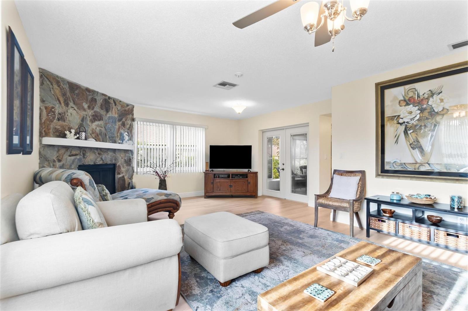 CHATEAUX WOODS CONDO - Residential