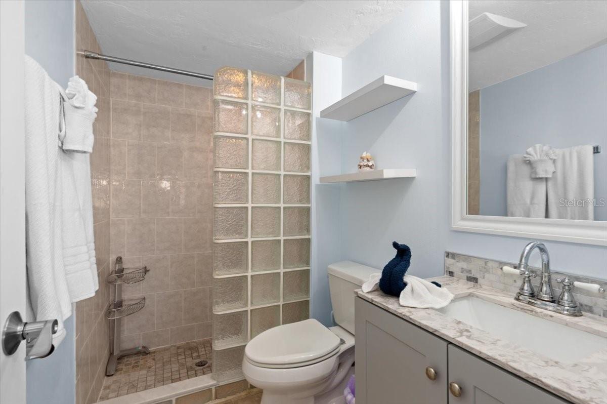 VISTA HERMOSA - Residential