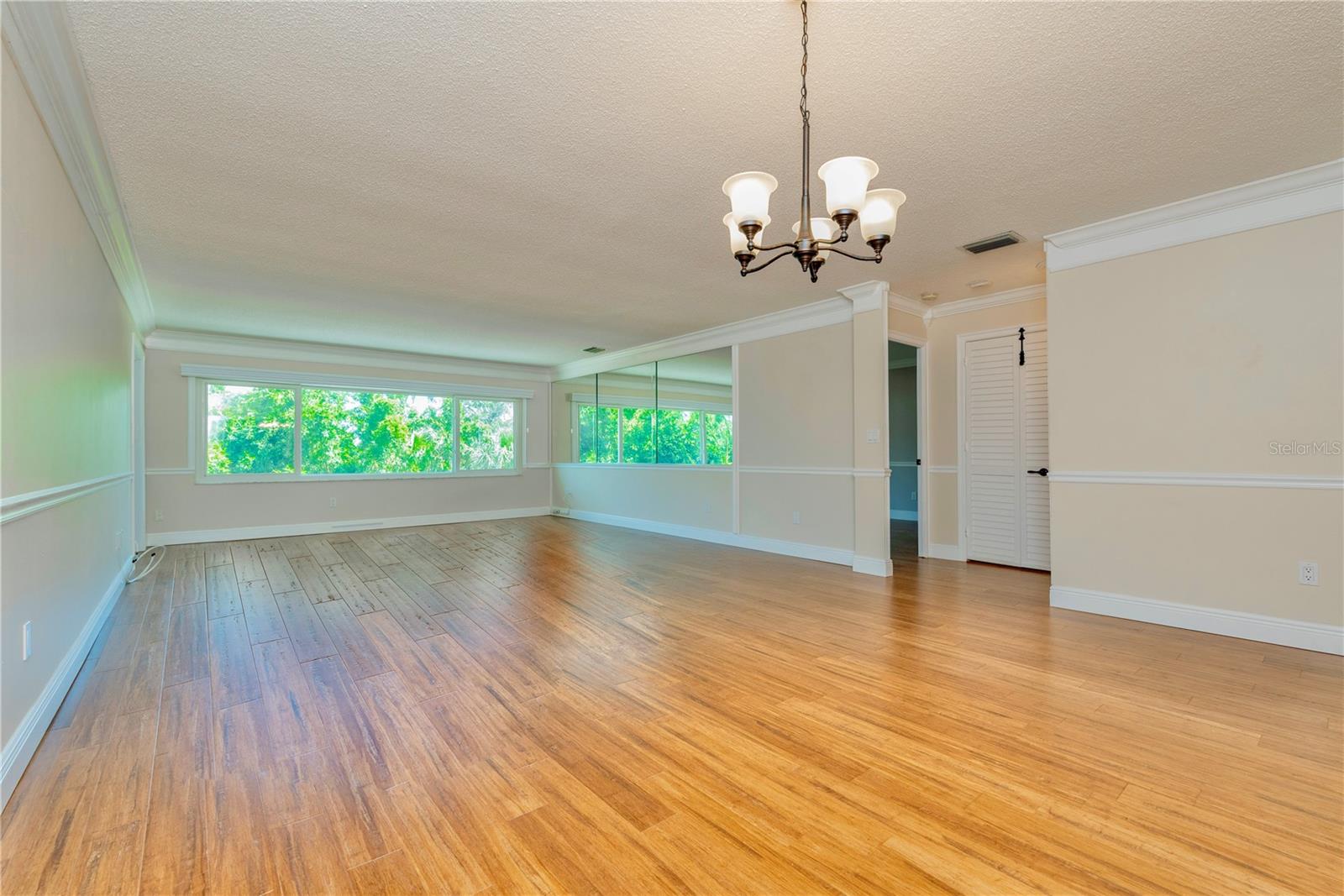 100 BLUFF VIEW DRIVE 208B