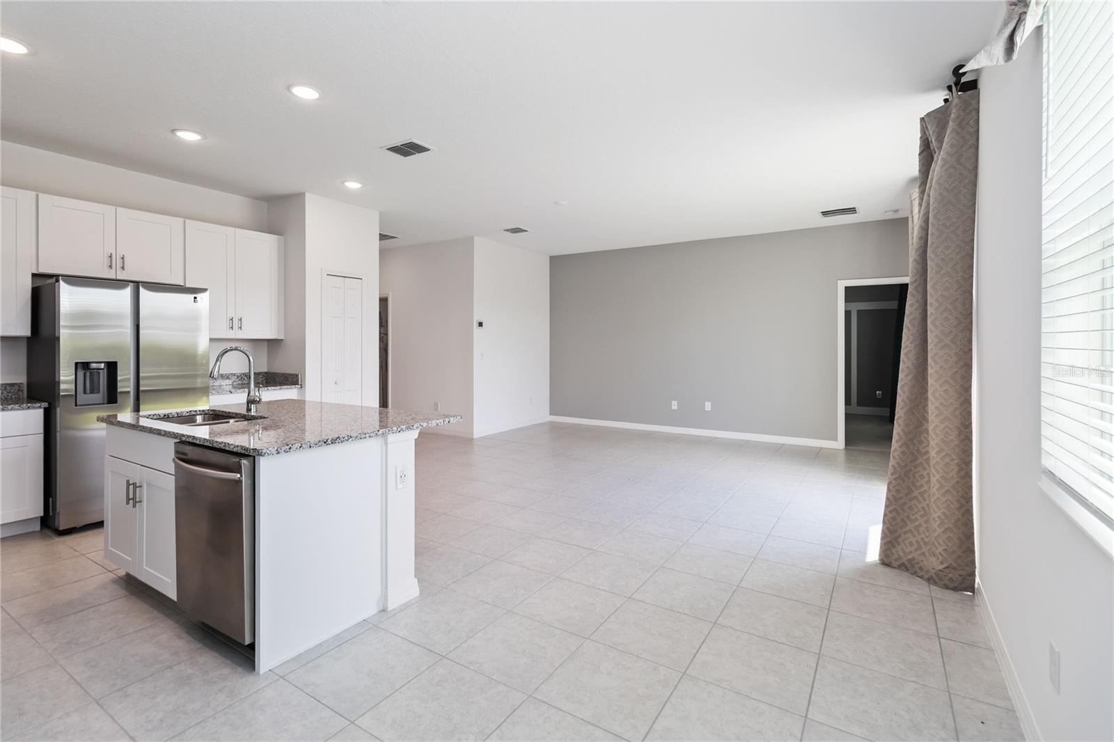TARPON BAY PHASE 1 - Residential Lease