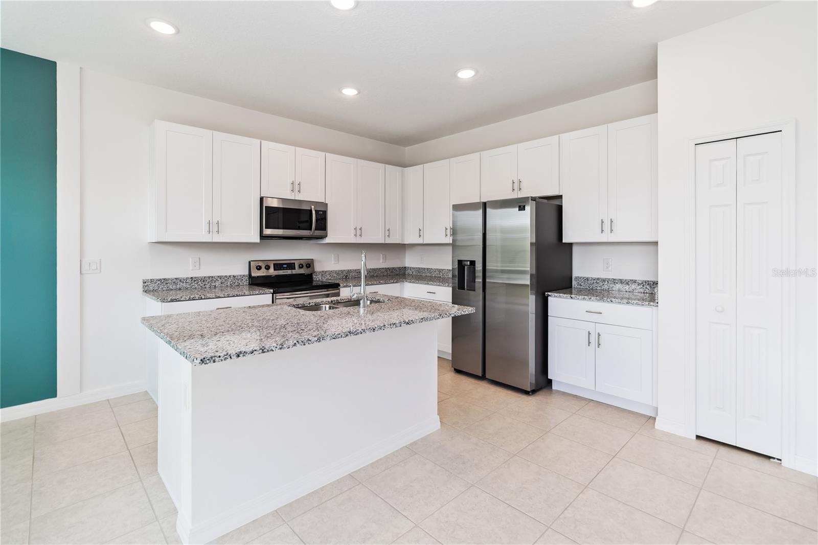 TARPON BAY PHASE 1 - Residential Lease