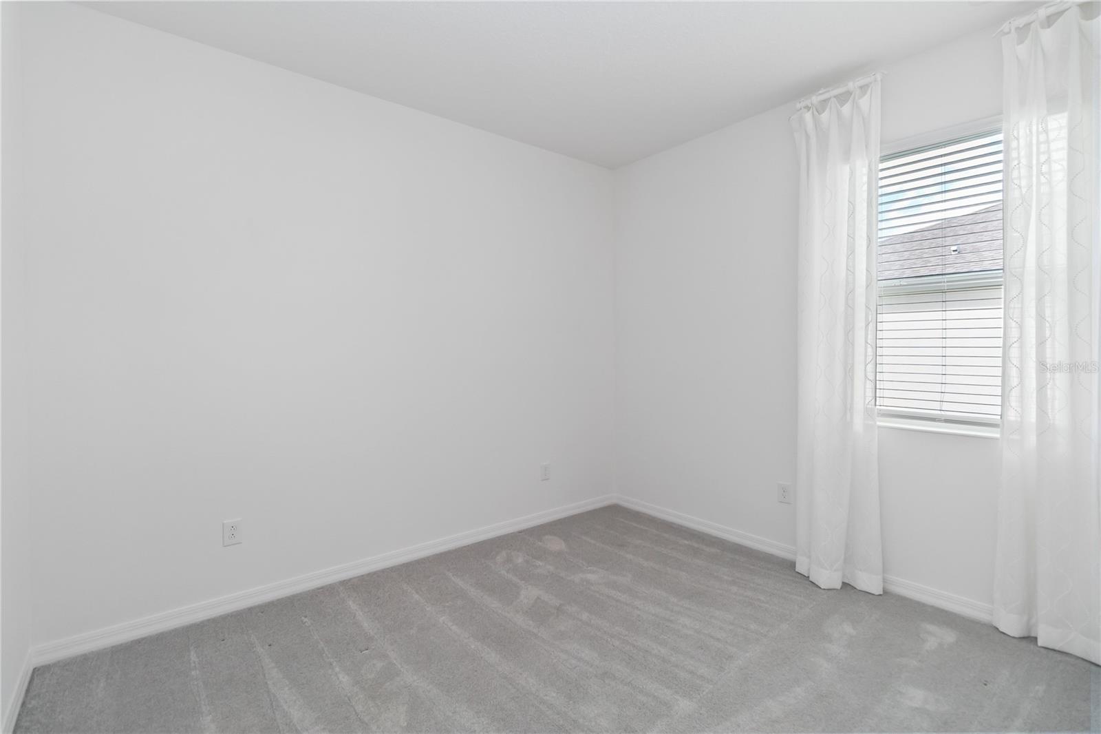 TARPON BAY PHASE 1 - Residential Lease