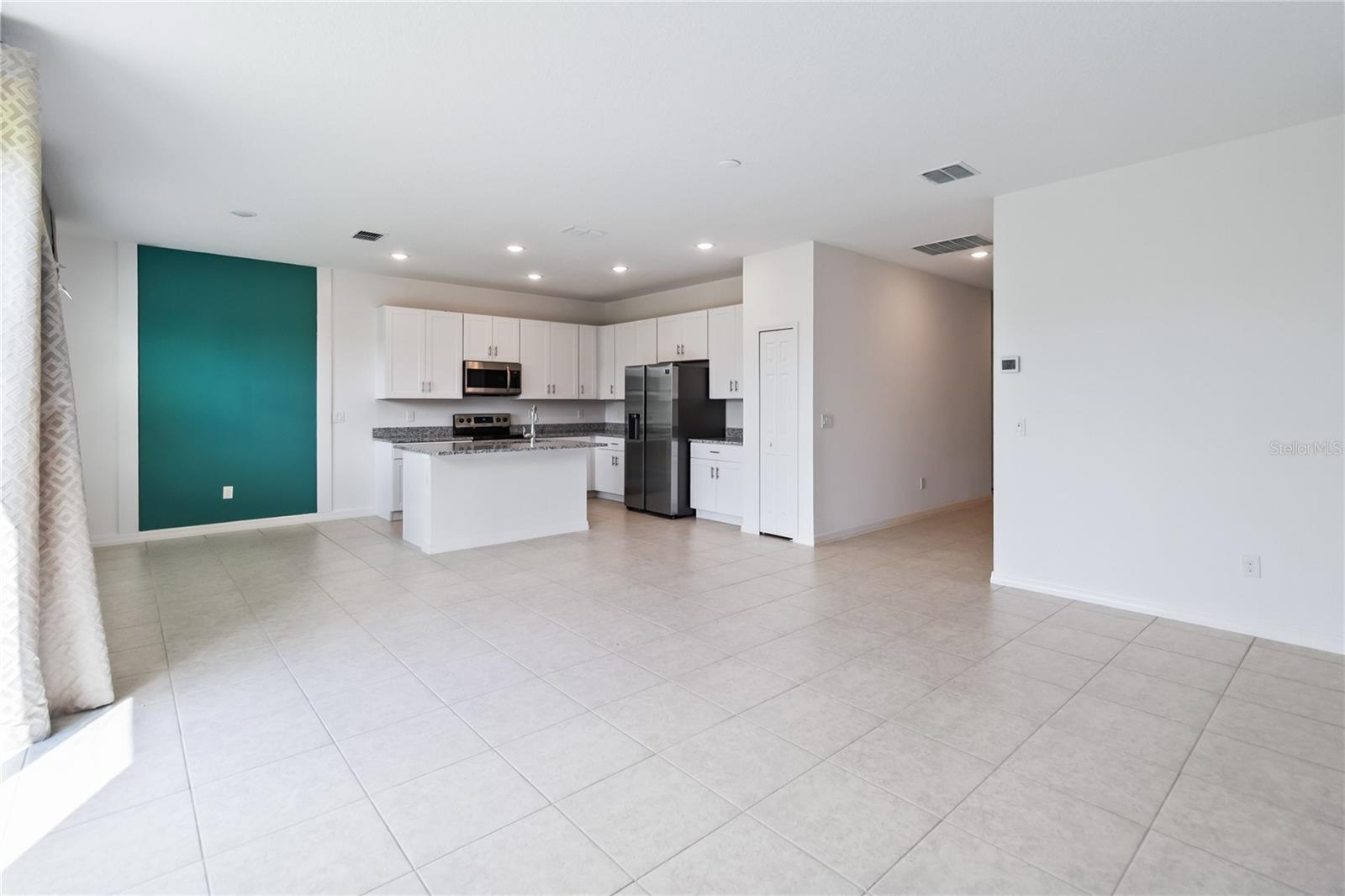 TARPON BAY PHASE 1 - Residential Lease