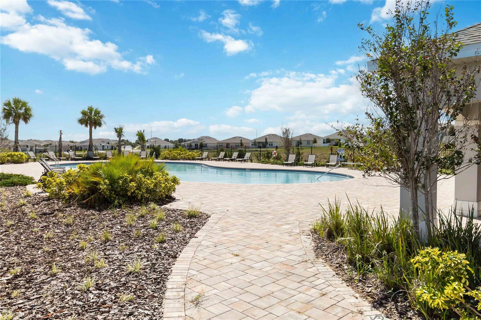 TARPON BAY PHASE 1 - Residential Lease