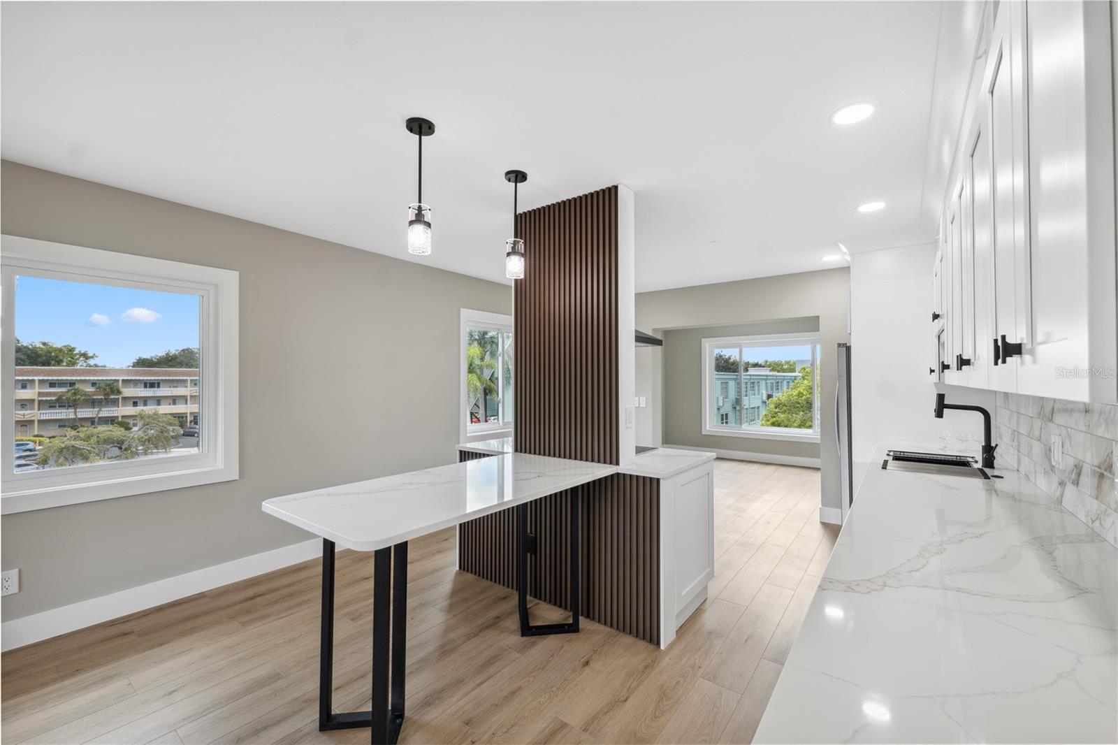 ON TOP OF THE WORLD - Residential
