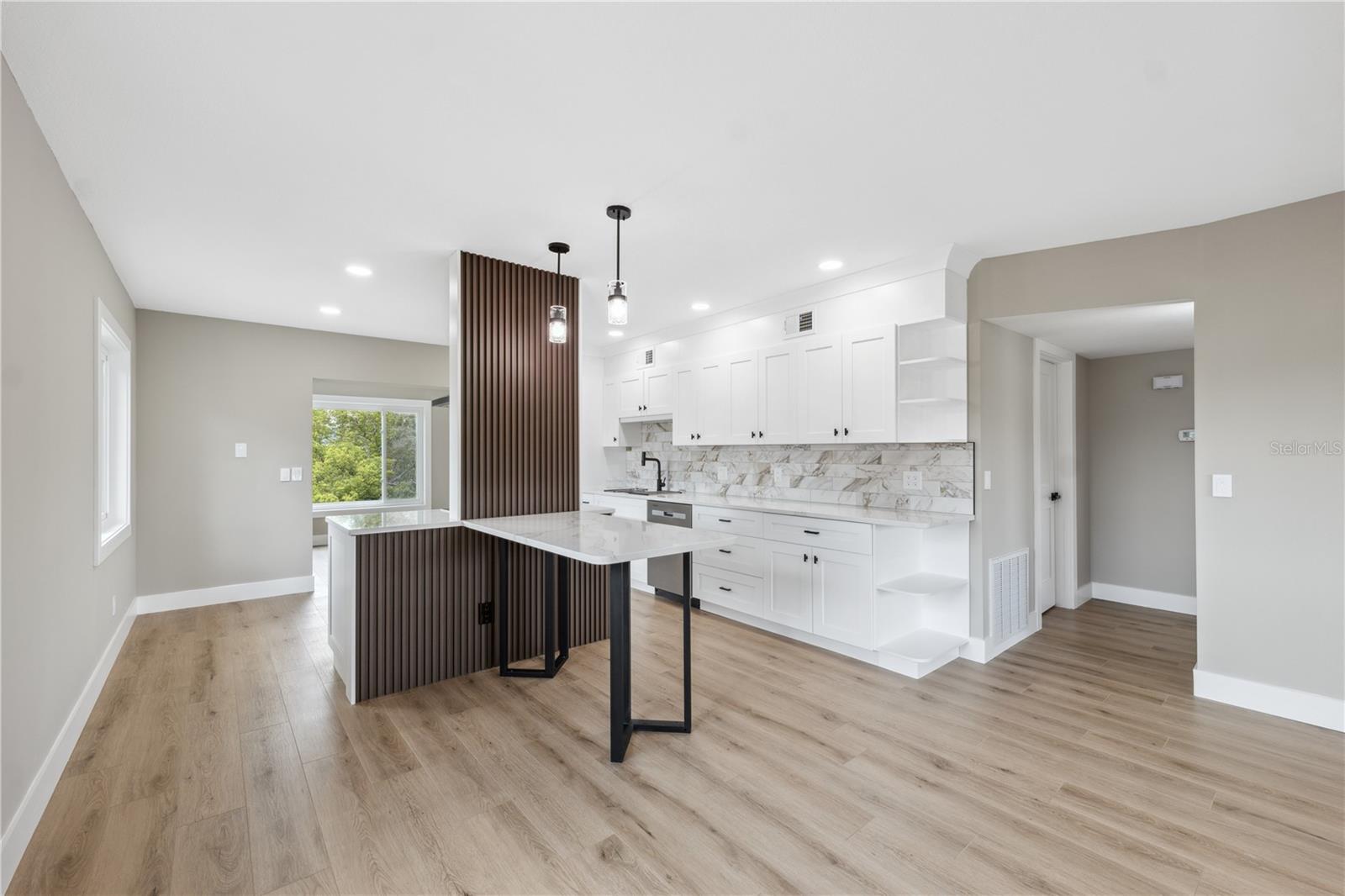 ON TOP OF THE WORLD - Residential