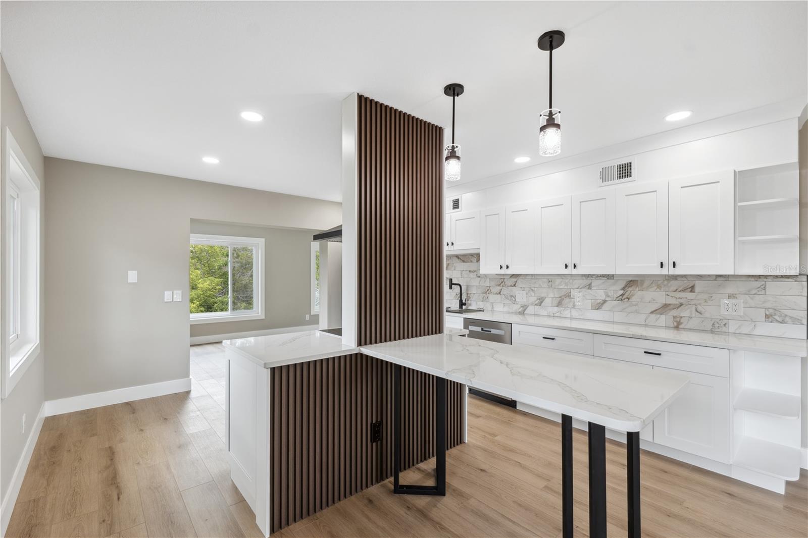 ON TOP OF THE WORLD - Residential