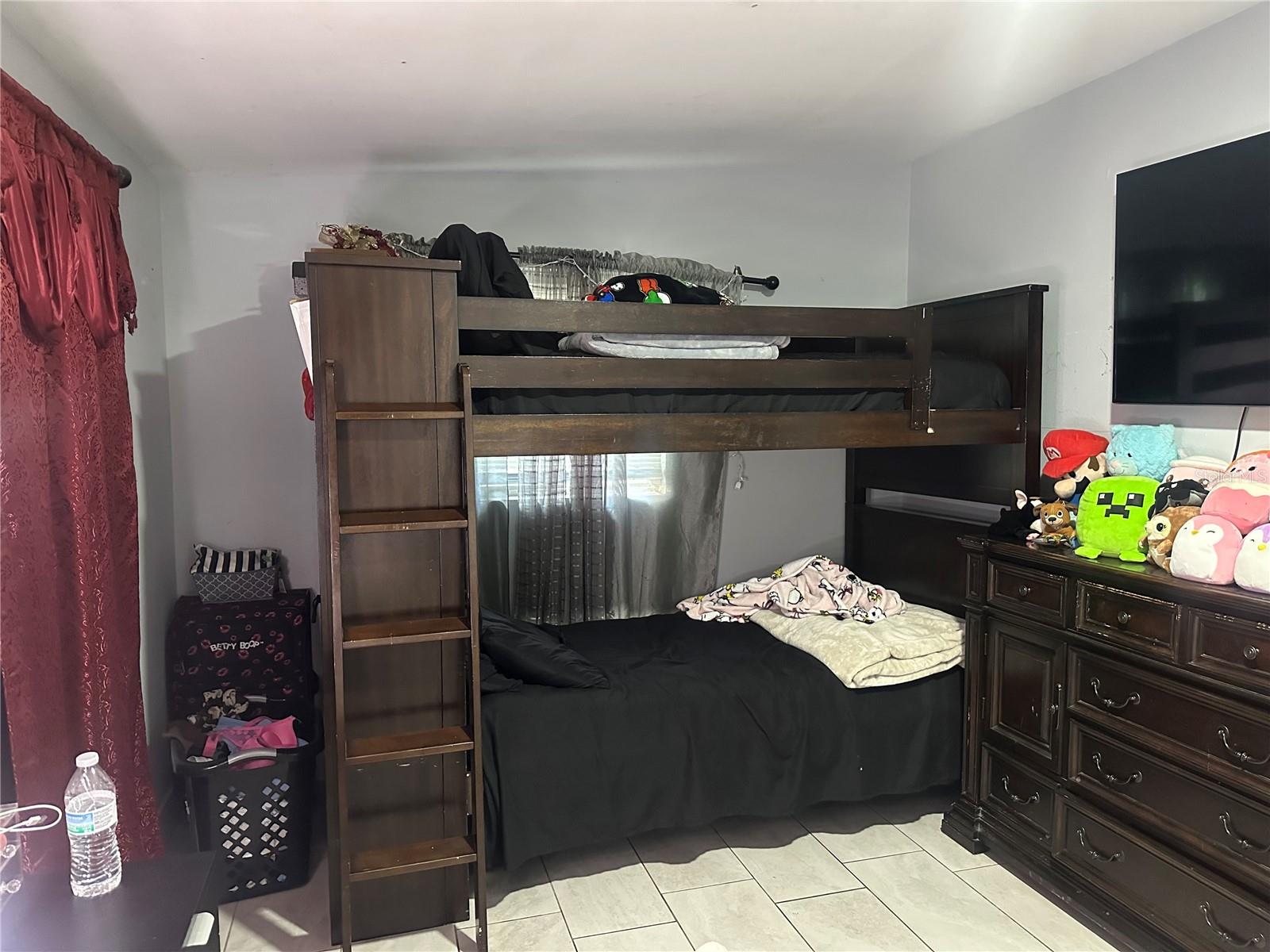 C H DAVIS RIVER FRONT RESUBDIVIDED - Residential