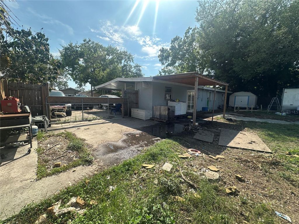 Photo of 1525 7th Avenue Drive E, Bradenton, FL 34208 (MLS # A4688544)