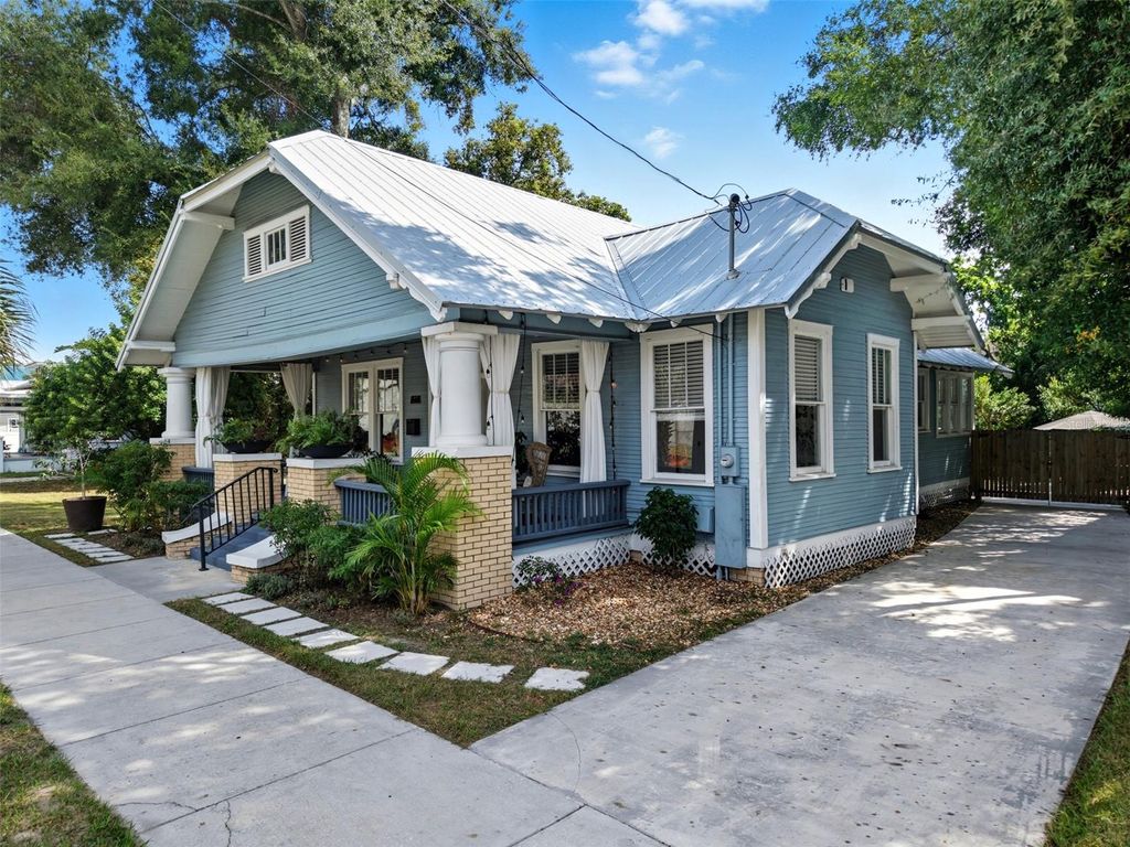 Photo of 907 E 12th Avenue, Tampa, FL 33605 (MLS # TB8433444)