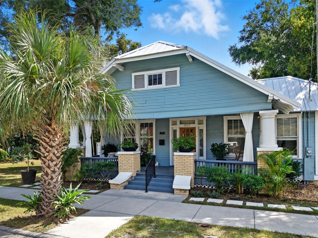 Photo of 907 E 12th Avenue, Tampa, FL 33605 (MLS # TB8433444)
