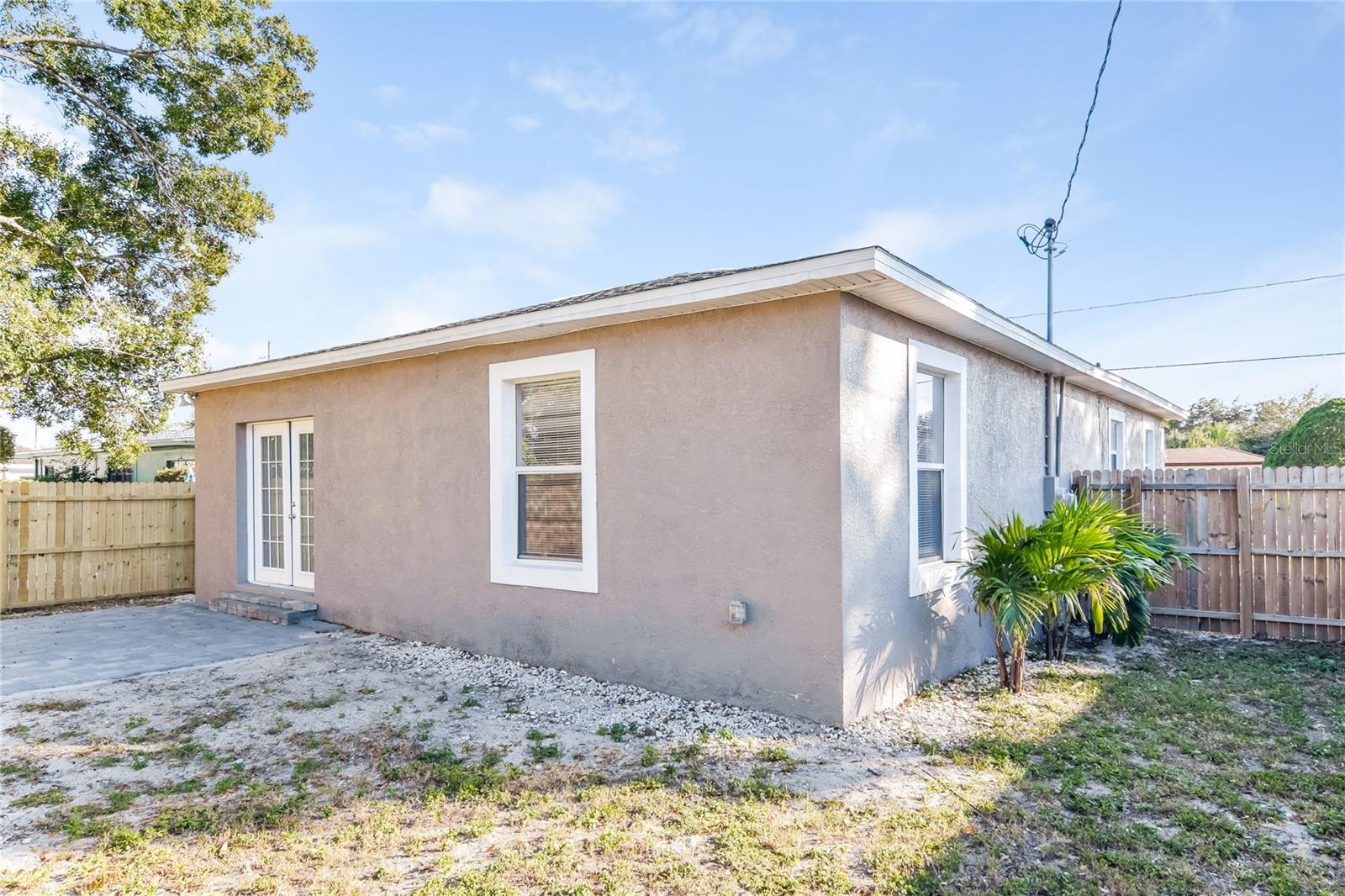 BAYAMO - Residential Lease