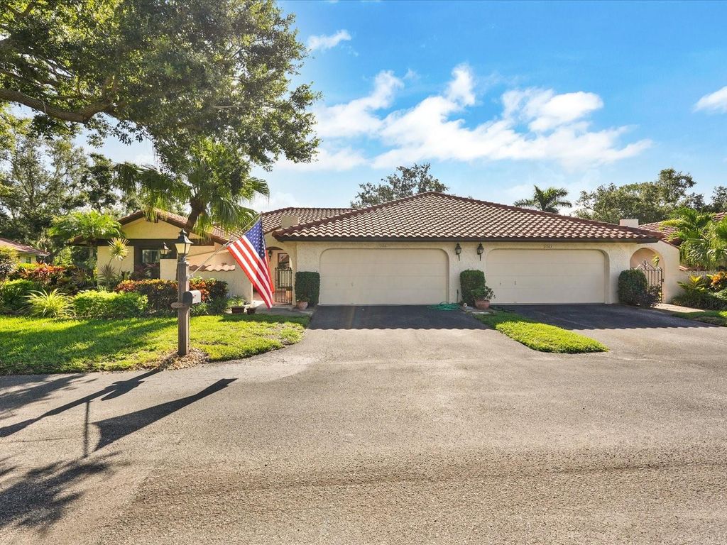 Photo of Sarasota, FL 34243 (MLS # A4658751)